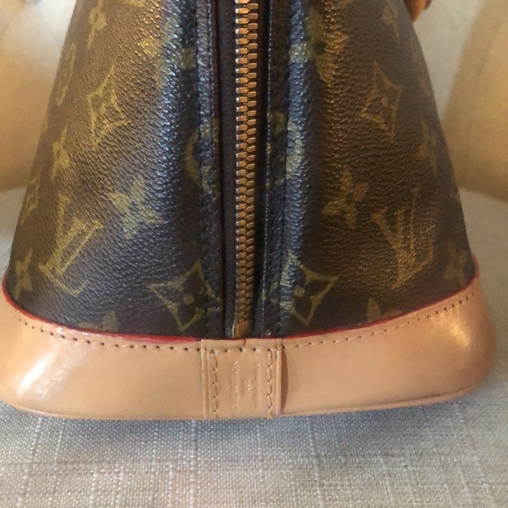 COPY - Sales 🔥$525 Louis Vuitton Monogram Alma - Picture 12 of 13